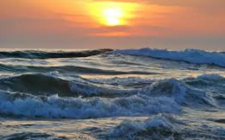 കടൽ സ്വാന്തനം പോലെ ..